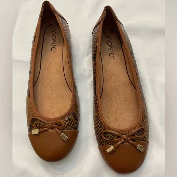 Vionic Women's brown snake skin ballet flats size 7.5 - Picture 1 of 7